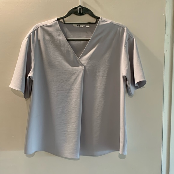 Uniqlo Tops - NWOT Zen Uniqlo Gray Women's top S